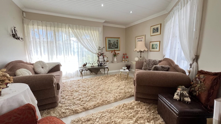 4 Bedroom Property for Sale in Hartenbos Central Western Cape